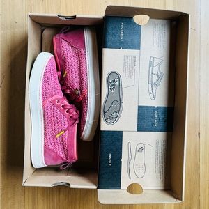 Satorisan Hamoru pink sneakers NIB 37